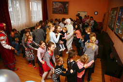Сотрудники ООО "Газпром центрремонт" устроили яркий предновогодний праздник для воспитанников детского Православного приюта «Покров»