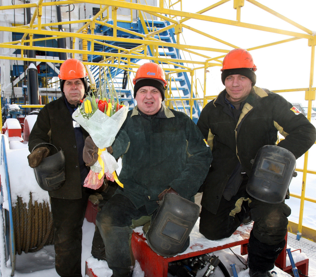 Ооо подземремонт уренгой. Уренгойское УИРС. ГАЗАРТСТРОЙ спецодежда.