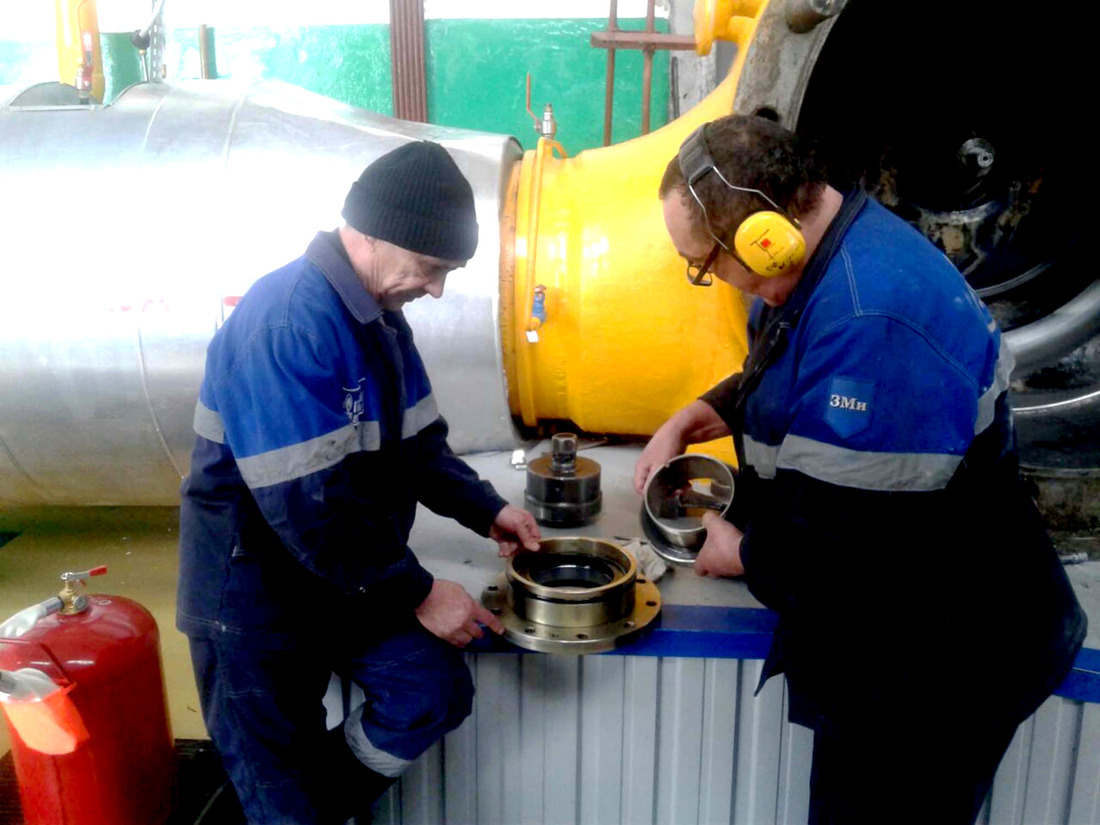 Фидус Губаев и Рим Зарипов, бригада по ремонту стационарных ГПА на Дюртюлинском участке по ремонту энергомеханического оборудования